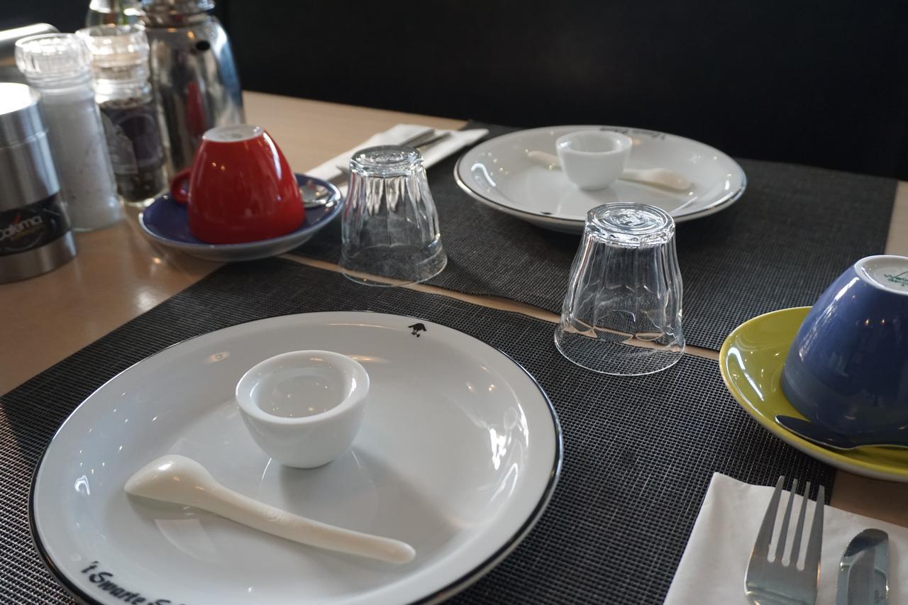 Herberg Eetcafé 't Swarte Schaep Brouwershaven Exterior foto